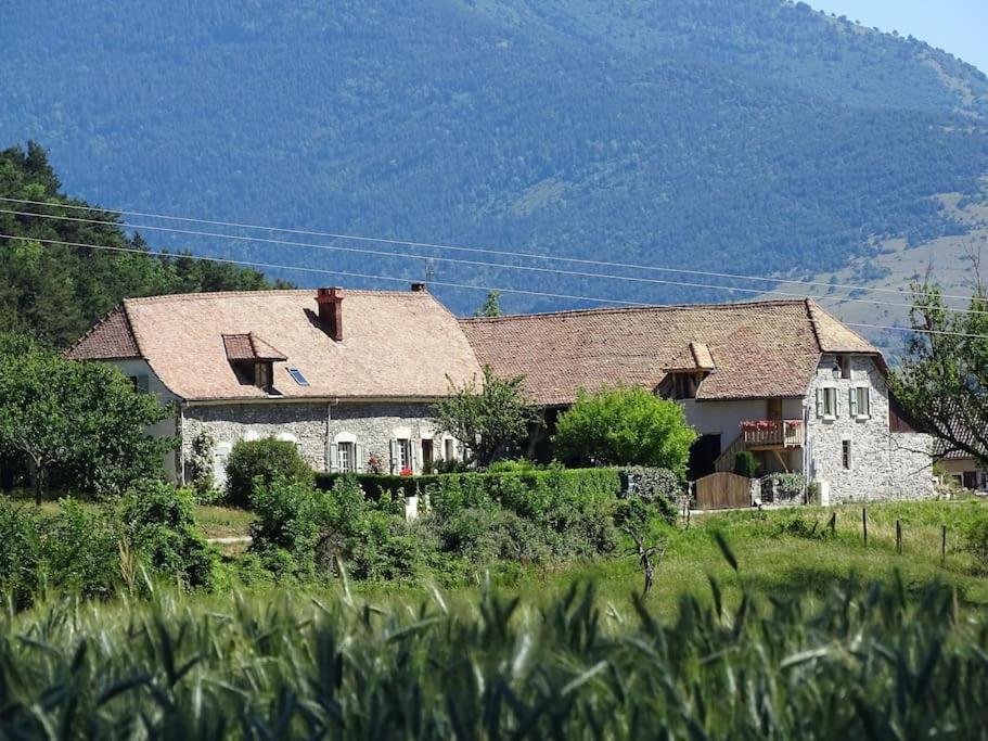 Gite De Charme : La Grange Au Lac Azur Treffort  Exterior foto